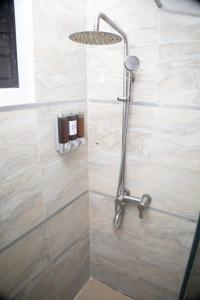 Beautiful 3BR Condo With Great Amenities free parking