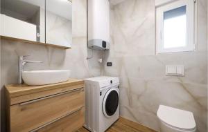 Awesome Apartment In Privlaka With Wifi