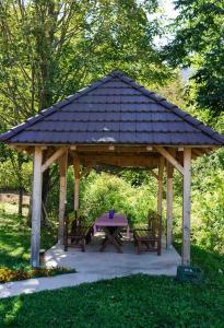 Omarsko vrelo - kuća na izvoru u srcu Tare