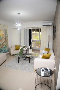 Beautiful 3BR Condo With Great Amenities free parking