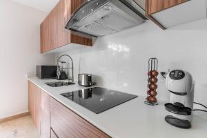 Modern and bright Rooftop pools gym cowork