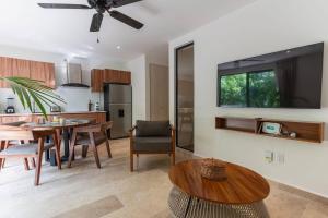 Modern and bright Rooftop pools gym cowork