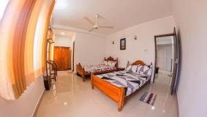 Thisuni Holiday Rental - Pannipitiya - Sleeps 7