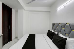 Collection O 247 Hotel