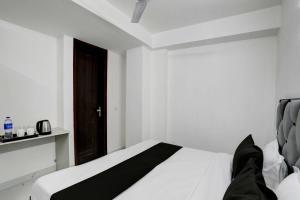 Collection O 247 Hotel