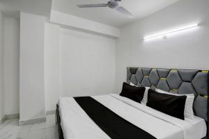 Super Collection O 247 Hotel