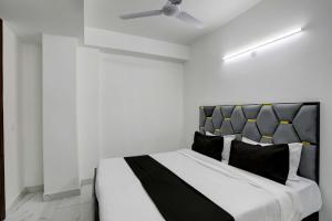 Super Collection O 247 Hotel