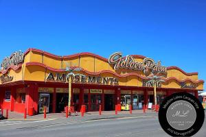 Palm Grove 108 - Golden Palm Resort, Meadow Lakes Caravan Hire