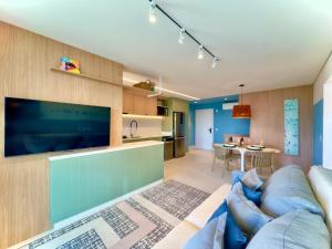 Apto 3 Quartos Condomínio Resort Completo Pé na areia com Piscina borda Infinita, Beach Tennis, Academia, Sala de Jogos, Brinquedoteca, Playground e Portaria 24H 2 Quartos com Ar-Condicionado, Churrasqueira Privativa Reserve Agora e Viva essa Exper