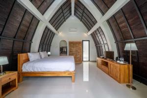 1BR Bungalow with Kitchen & Pool in Uluwatu - B2