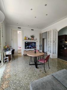 Pis històric modernista al centre de Manresa