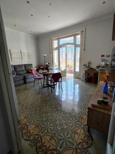 Pis històric modernista al centre de Manresa