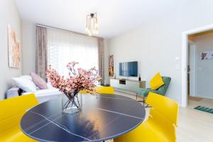 Central Harmony 4 People Apartment with AC by NW