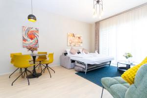 Central Harmony 4 People Apartment with AC by NW