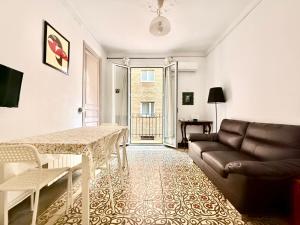Bright 3 Bedroom Apartment Central Barcelona