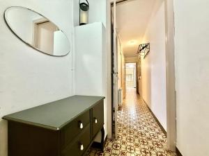 Bright 3 Bedroom Apartment Central Barcelona