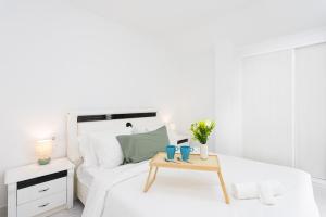 Home2Book Family Apartment with Pool near Beach