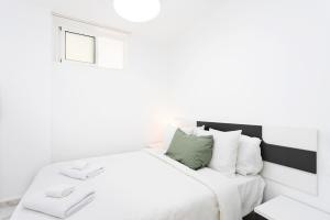 Home2Book Family Apartment with Pool near Beach