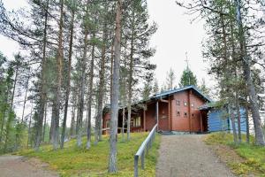 Holiday Cabin Isomus inc outdoor jacuzzi