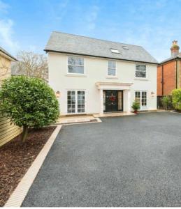 The Wellness Retreat Sauna Ice Bath & Hot tub