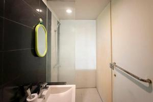 Jajapin The Squair Arcade Petra