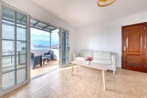 Apartamento El Charcon B - Beachfront View By Lanzarote Vacation Homes