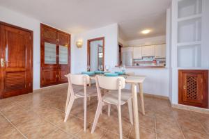 Apartamento El Charcon B - Beachfront View By Lanzarote Vacation Homes