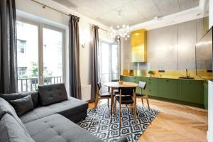 Superior 2 Bedroom 2 Bathroom Apartment by Reside Baltic