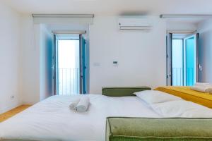 New! Modern & Chic Alfama