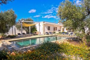 Villa with Trullo and Pool, Alberobello
