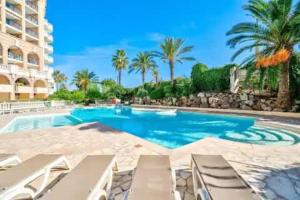 LX113 Grand T2 lumineux - vue mer - piscine plage