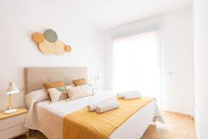 Amplia terraza, hermosa vista al mar, piscina - By Aloha Palma