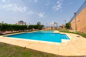 Amplia terraza, hermosa vista al mar, piscina - By Aloha Palma