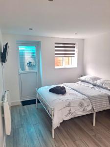 Studio flat close to Heathrew Airport