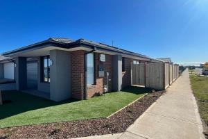 Charming Modern Family Home in Wyndham Vale