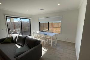 Charming Modern Family Home in Wyndham Vale