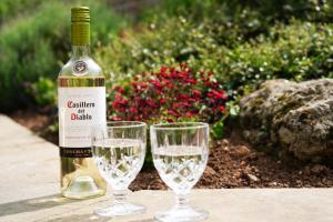 PEAK DISTRICT ROMANTIC Courtyard Loft, with Outdoor Japanese Whirlpool Bath