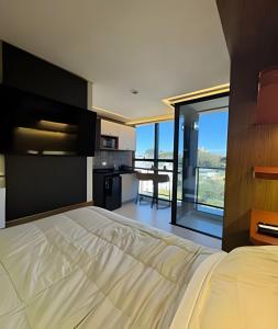 Luxo Tech no Batel | Piso quente & PS5 + Alexa