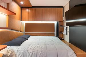 Luxo Tech no Batel | Piso quente & PS5 + Alexa