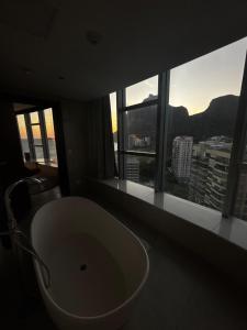 Luxuoso Hotel Nacional - Suíte com Banheira