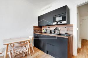 PARIS HEART Place des Victoires