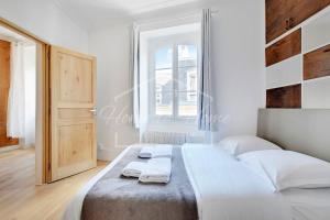 PARIS HEART Place des Victoires