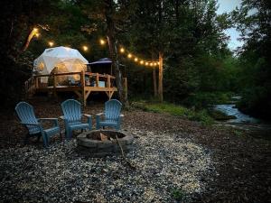 Geodome Nature Escape, Creekside, WIFI & Hot Shower