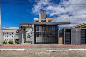 Apto c Churrasqueira a 750 m da Praia RRV0202