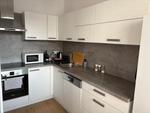 The white Nest Apartment near City Center