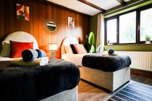 5BR Cambridge Crown Residence - Parking Included