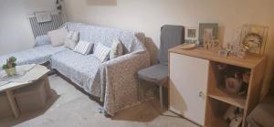 Theanos Cozy & Quiet Lux Central Flat - Wifi & full Amenities