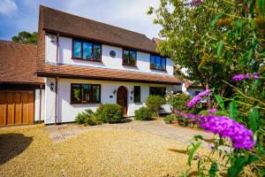 5BR Cambridge Crown Residence - Parking Included