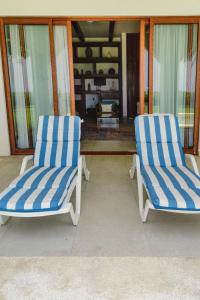 Beachfront house Private beach Pool 6 people