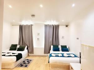Bright studio Apartment in central London